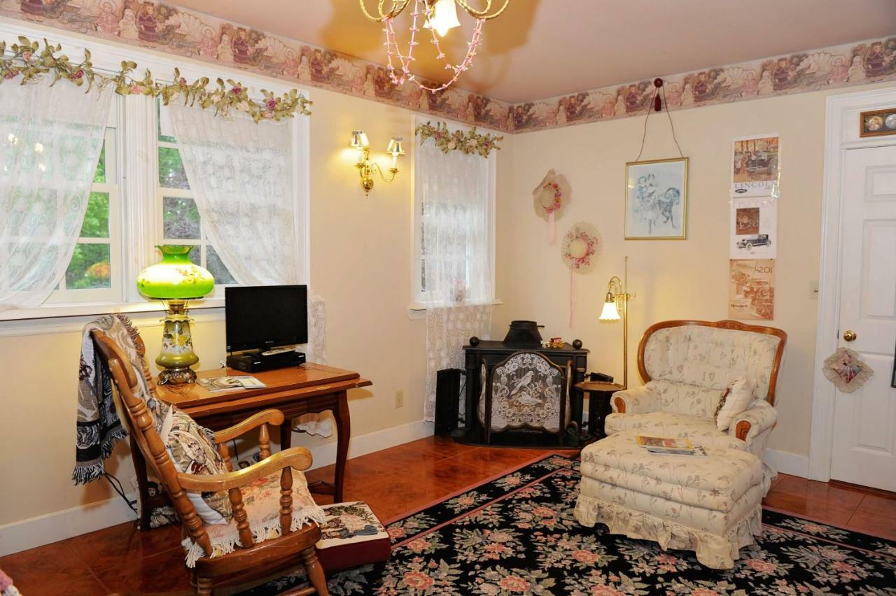 Queen Room